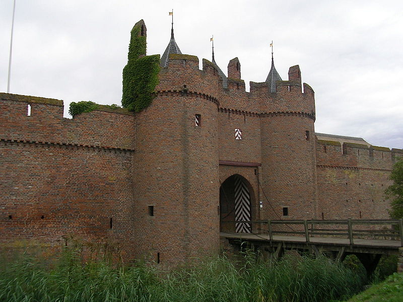 File:Kasteel Doornenburg (100).JPG