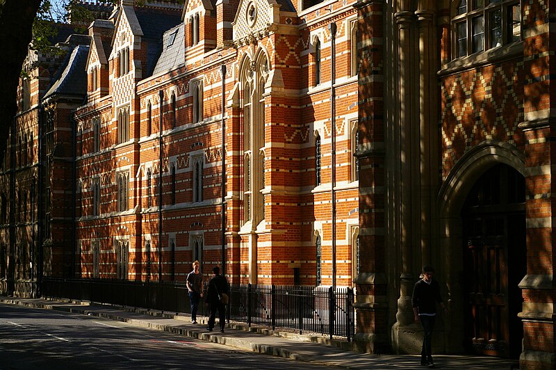 File:Keble College, street frontage - geograph.org.uk - 5498521.jpg