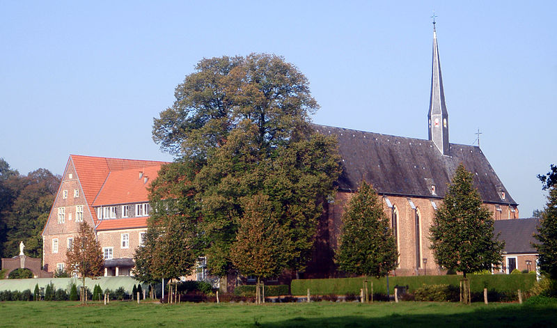 File:Kloster Mariengarden & Kirche St. Marien, Burlo.jpg