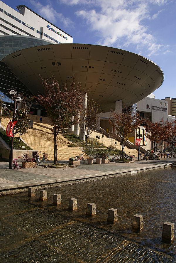 神戸ファッション美術館