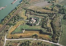 Fort Csillág (zbudowany 1568–86, potem modernizowany aż do poł. XIX w.)