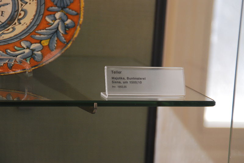 File:Kunsthandwerkliche Sammlung des Museum August Kestner in Hannover 137.JPG