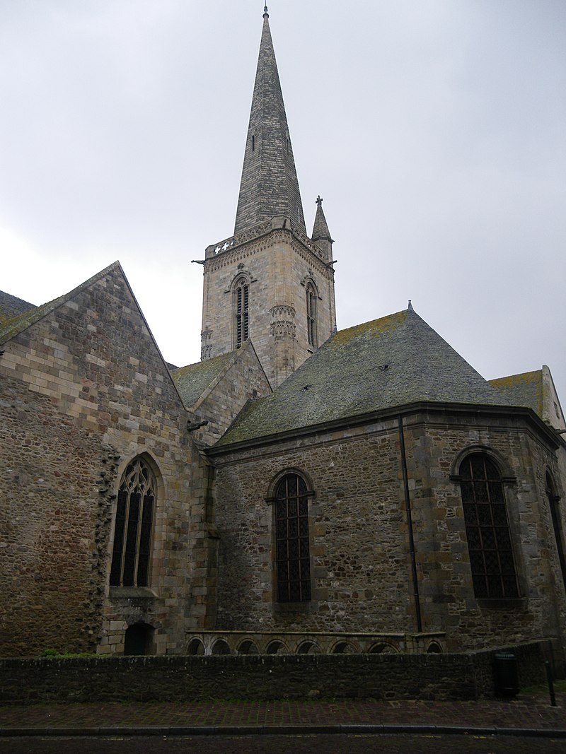 L'eglise st vincent de st malo - panoramio.jpg