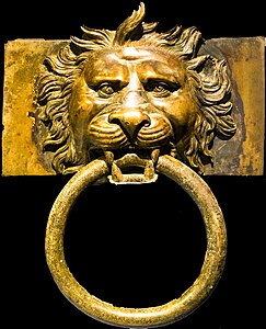Lion protome with a square cross-section. These were set at the ends of two wooden beams in one of the ships' transverse axes as extensions for platforms on each side of the ship that primarily served as landing stages. Their rings were probably used to secure the ship to the dock