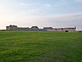 La citadelle de Port-Louis : vue extérieure d'ensemble côté terre.