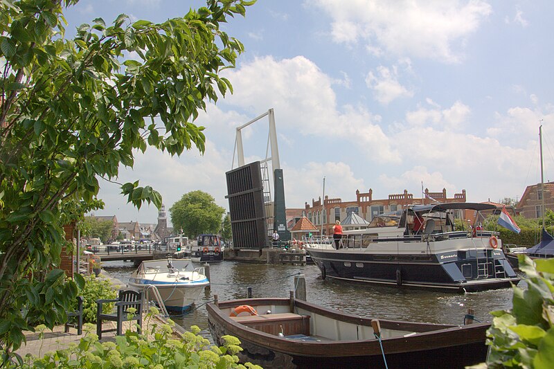 File:Lemmer Friesland.jpg