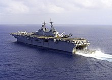 A USN LCAC approaches USS Wasp. Lhd1 uss wasp209.jpg