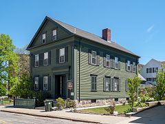 The Borden family home, now a bed and breakfast Lizzie Borden House, Fall River, Massachusetts.jpg