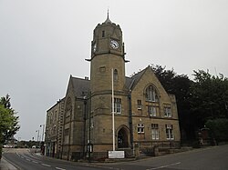 Loftus Town Hall (geograph 5908298).jpg