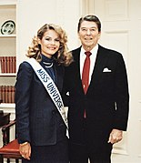 ‎ New Zealand Miss Universe Lorraine Downes, President Ronald Reagan