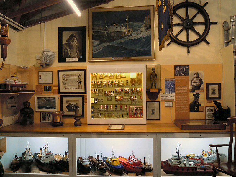 File:Lowestoft Maritime Museum Gallery.jpg