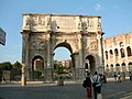 Konstantinův oblouk a Koloseum