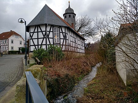 Mühlenbach bei Dorfkirche Schlewecke