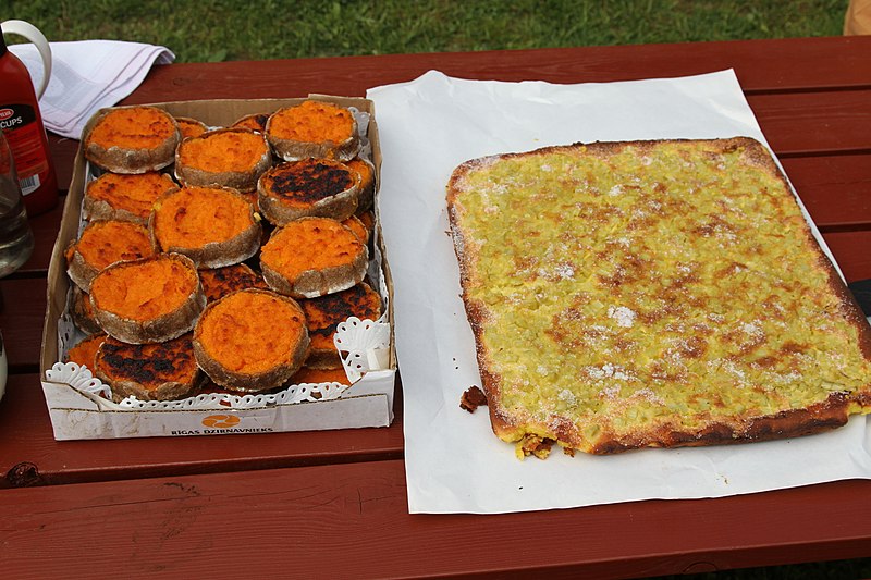 File:Marmot farm "Jaunstuči" - Sklandrausis and Rhubarb Cake - panoramio.jpg