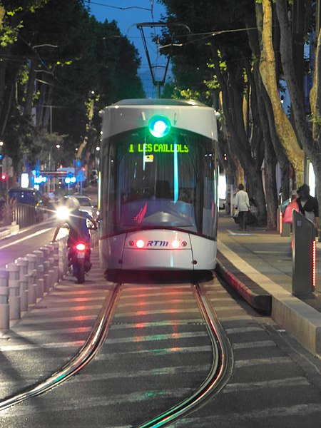 File:Marseille - Tramway - Boulevard Chave (7668224692).jpg