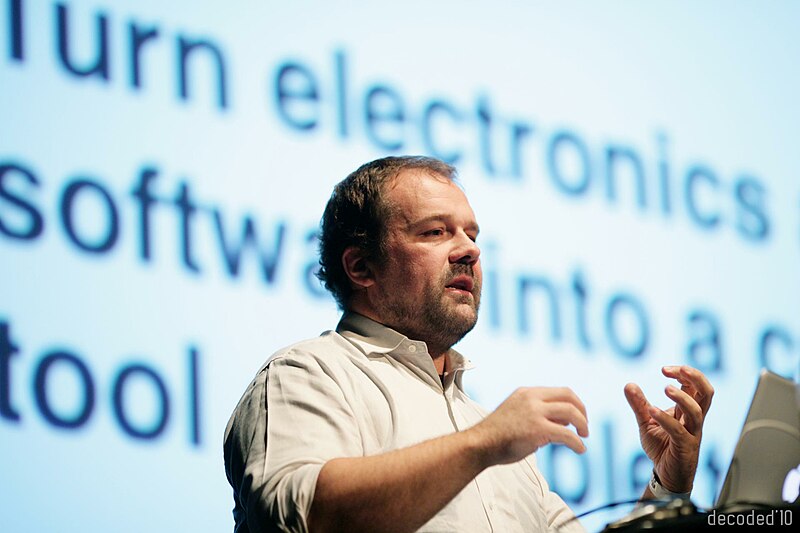 File:Massimo Banzi @ decoded conference 2010 (5139469273).jpg