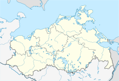 Mapa konturowa Meklemburgii-Pomorza Przedniego, blisko centrum na lewo znajduje się punkt z opisem „Amt Warnow-West”