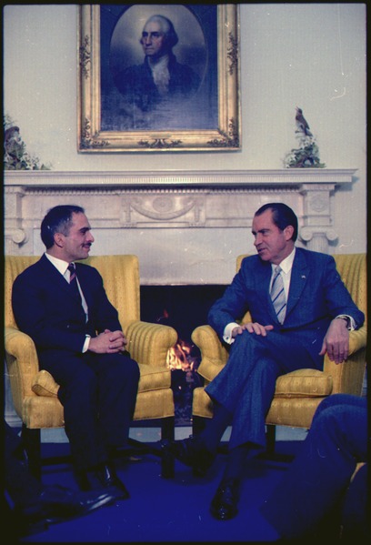 File:Meeting in the Oval Office between Nixon and King Hussein of Jordan. - NARA - 194338.tif