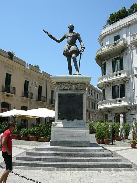 File:Messina, monumento a giovanni d'austria (1572) vincitore di lepanto, 01.JPG