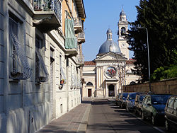 Via Villapizzone and the church of San Martino