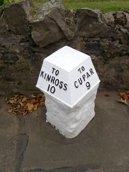 File:Milestone, Auchtermuchty - geograph.org.uk - 2185083.jpg