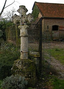 Millencourt-en-Ponthieu, Somme, Fr, la vieille croix-2012.jpg
