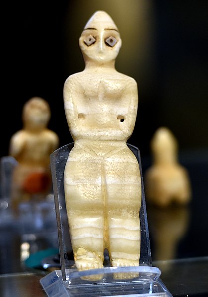 File:Mother goddess from Tell es-Sawwan, Iraq. 6000-5800 BCE. Iraq Museum.jpg