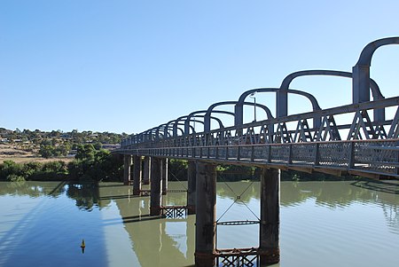 MurrayBridge3.JPG