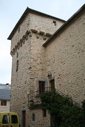 Château de Nages makalesinin açıklayıcı görüntüsü