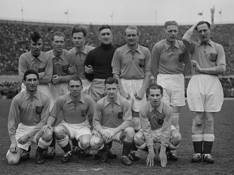 File:Nederlands voetbalelftal (13-03-1949).png