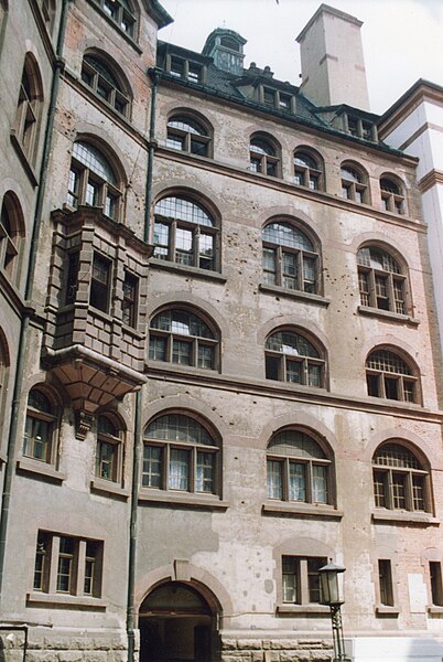 File:Neue Rathaus Leipzig 1990s.jpg