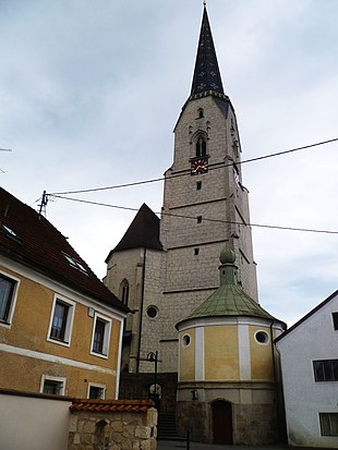 Neukirchen an der Enknach - Kirche.jpg