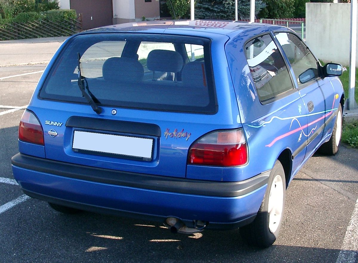 Nissan Sunny traveller y10