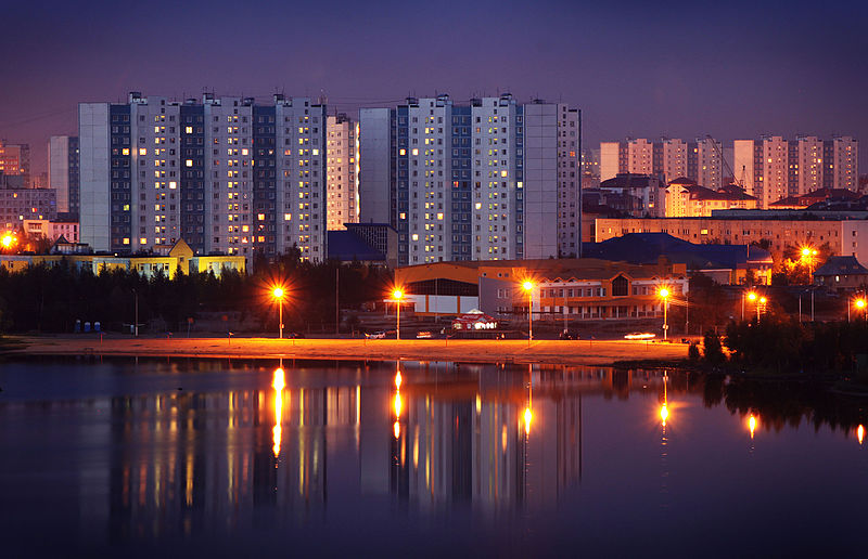 ملف:Nizhnevartovsk, lake Komsomolskoye.jpg