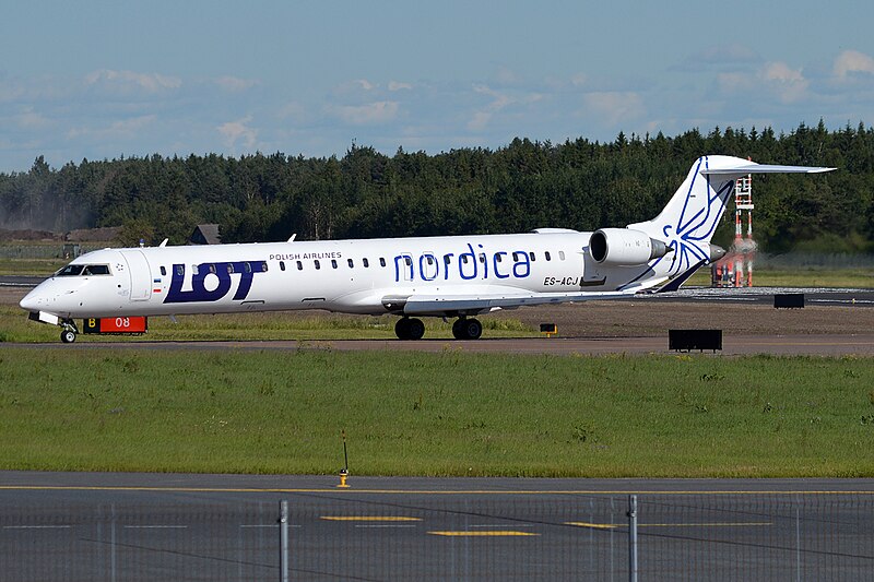 File:Nordica, ES-ACJ, Bombardier CRJ-900LR (35713435692).jpg