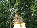 Kněžičská brána - socha jelena