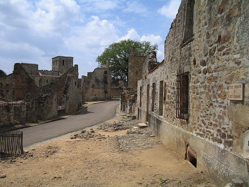 File:Oradour-sur-Glane-Streets-1306.jpg