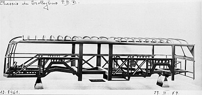 Caisse autoportante du TB VI du même principe que celle adoptée sur le prototype TB V avec un renfort au niveau de la porte centrale.