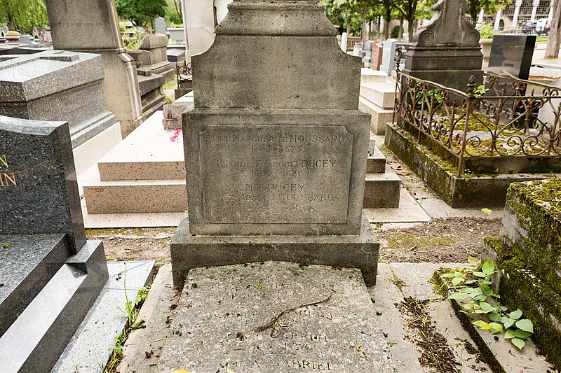 File:Père-Lachaise - Division 85 - Gabriel 03.jpg