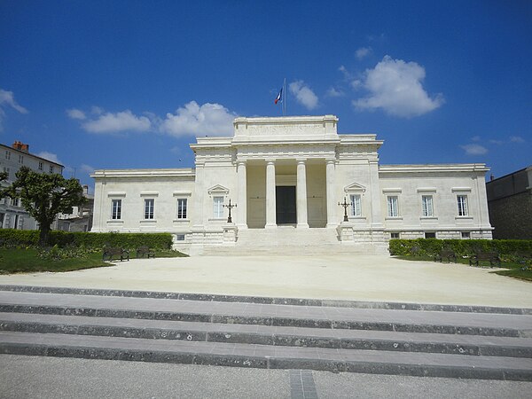 The courthouse at Saintes, where courtroom scenes were filmed.