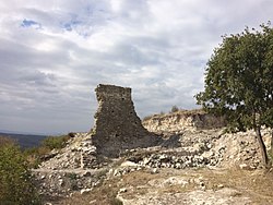 Останки от крепостна кула
