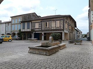 Autre vue de la place.