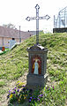 Čeština: Křížek v obci Planá, okres České Budějovice. English: Wayside cross in the municipality of Planá, České Budějovice, South Bohemian Region, Czech Republic. This is a photo of a cultural monument of the Czech Republic, number: 34805/3-132. Památkový katalog  · MIS  · hledat obrázky  · hledat seznamy  · Wikidata