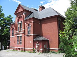 Pleasant Street School, Spencer MA.jpg