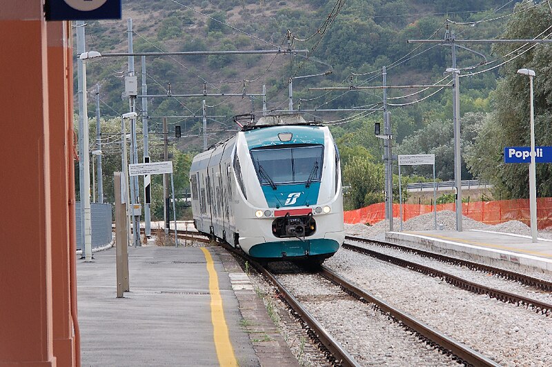 File:Popoli-Vittorito 2011 -Stazione ferroviaria di Popoli-Vittorito- by-RaBoe 151.jpg