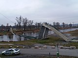 Čeština: Zřícená Trojská lávka zachycená v den neštěsí 2. prosince 2017.