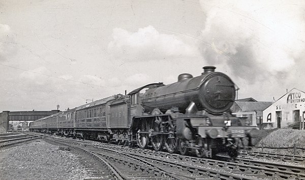 B17/2 class 4-6-0 No. 2842 'Kilverstone Hall' leaving Cambridge 1939