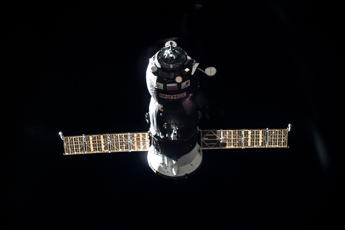 https://upload.wikimedia.org/wikipedia/commons/thumb/2/23/Progress_MS-16_approaches_the_ISS_%283%29.jpg/1200px-Progress_MS-16_approaches_the_ISS_%283%29.jpg
