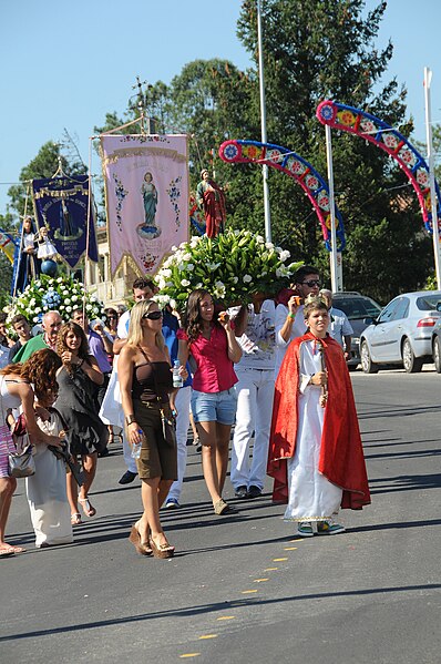 File:Prozelo Procession (2).JPG