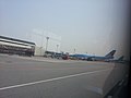 한국어: 김포공항에 있는 대한항공 비행기 English: Korean Air airplain in Gimpo International Airport.